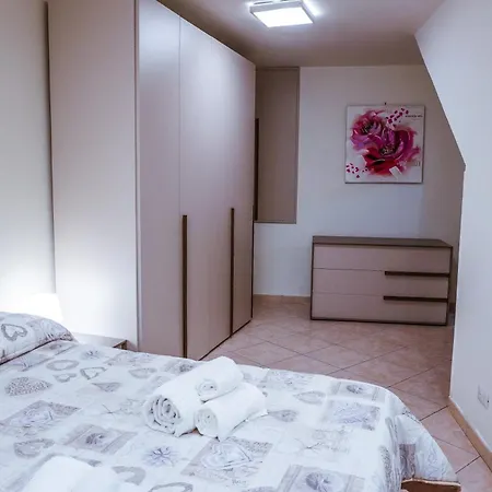 Graziosa Casa In Zona Latratino *